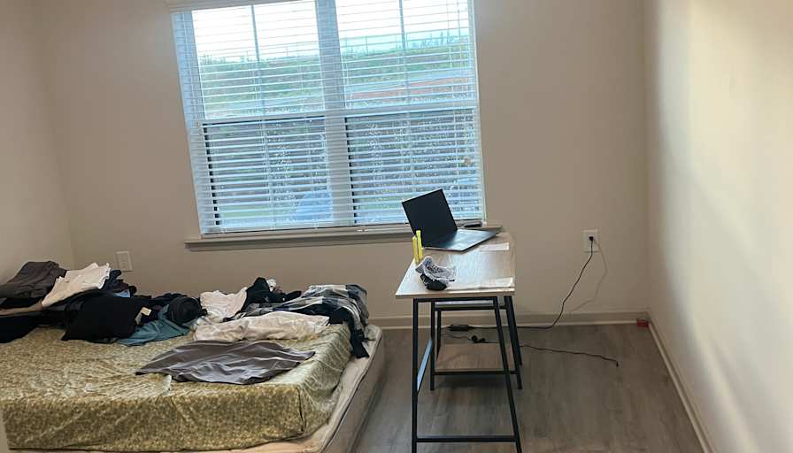 gedeon's room