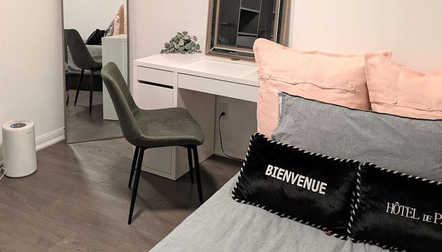Elle's room