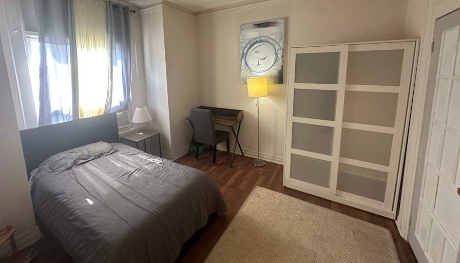 Glady's room
