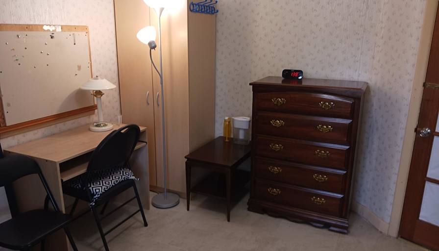 Andrew Hwang's room