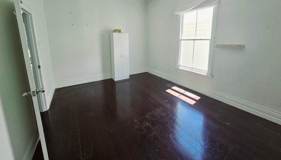 Thomas's room
