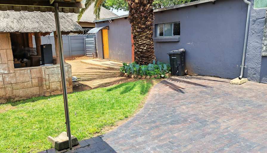 Pheladi malebane's room