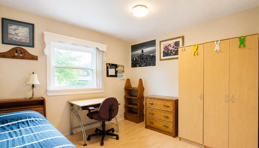 Palmy's room