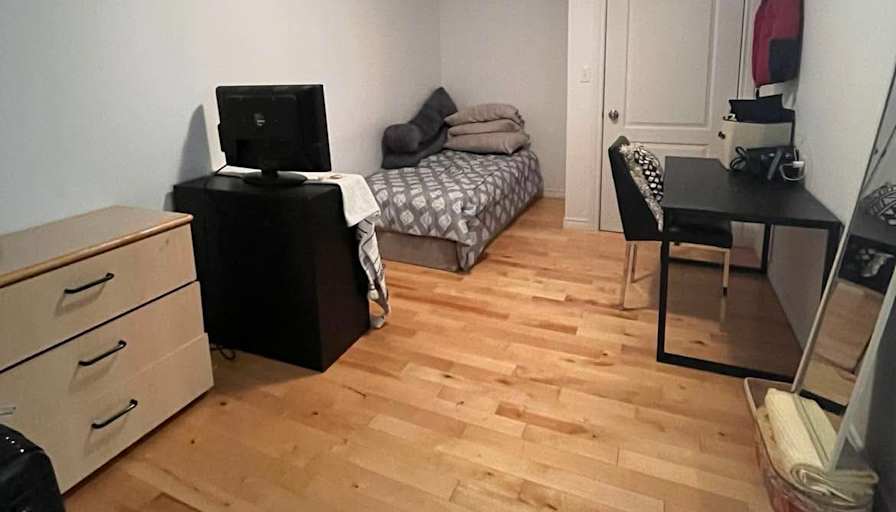 kristine-ann lat's room