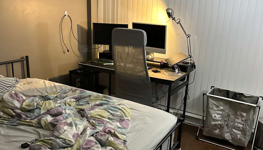 Anh Nguyen's room