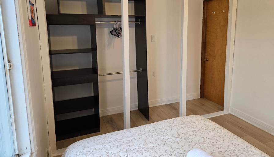 LEI XU's room