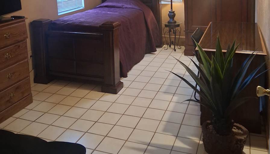 Juan carlos's room