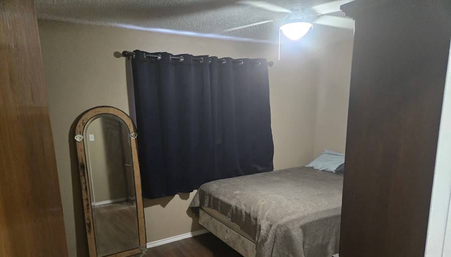 JERRY PAUL CHAMBERLAIN's room