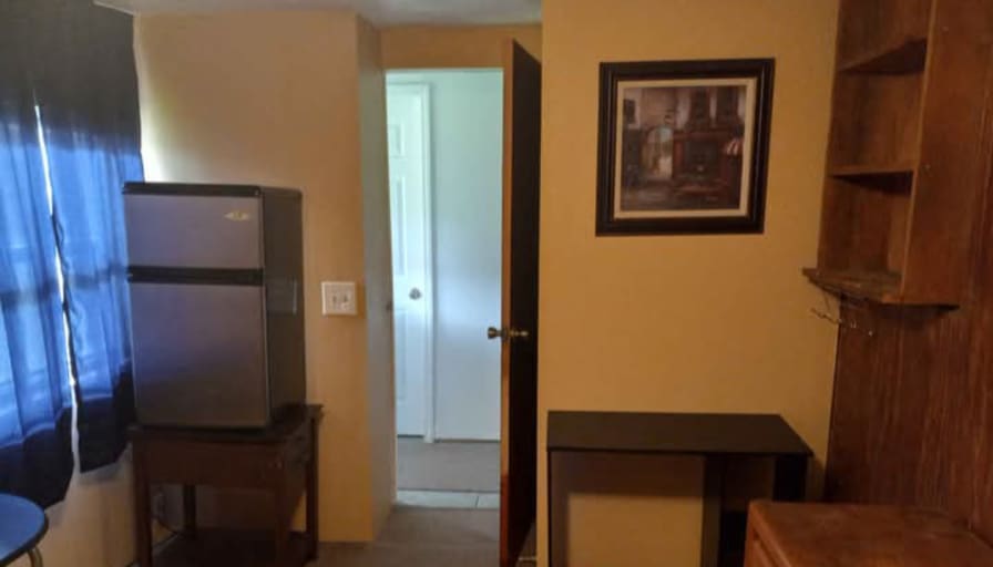 Julie L Goloversic's room