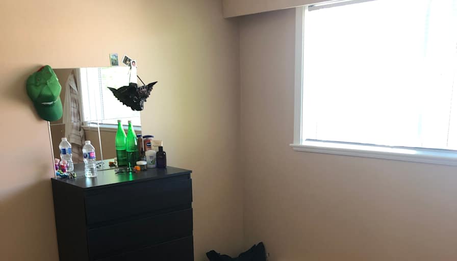 mert's room