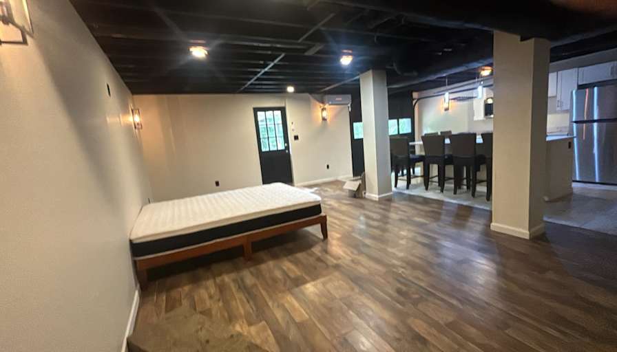 Apple House Living's room