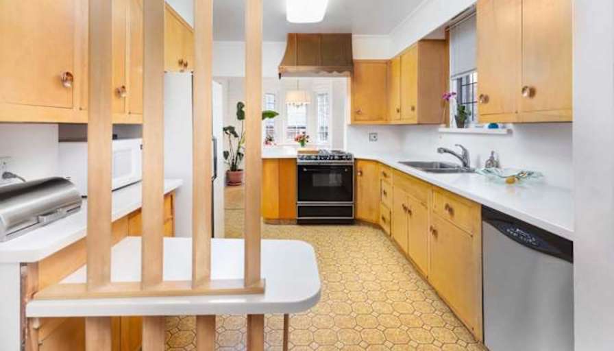 Rental property's room