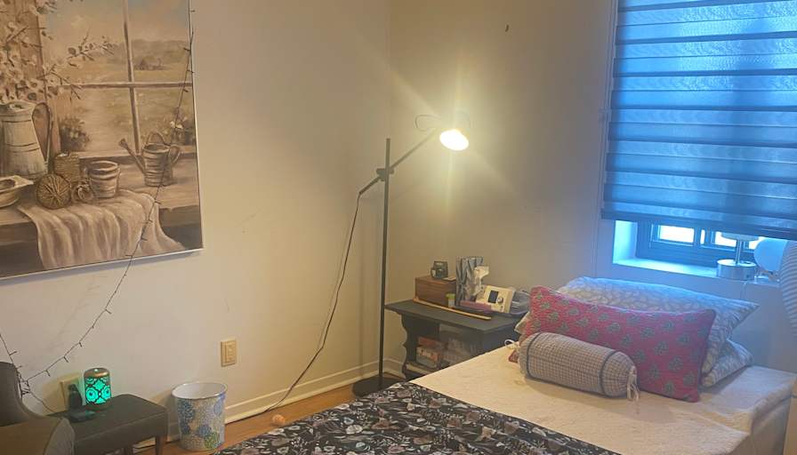 Dee's room