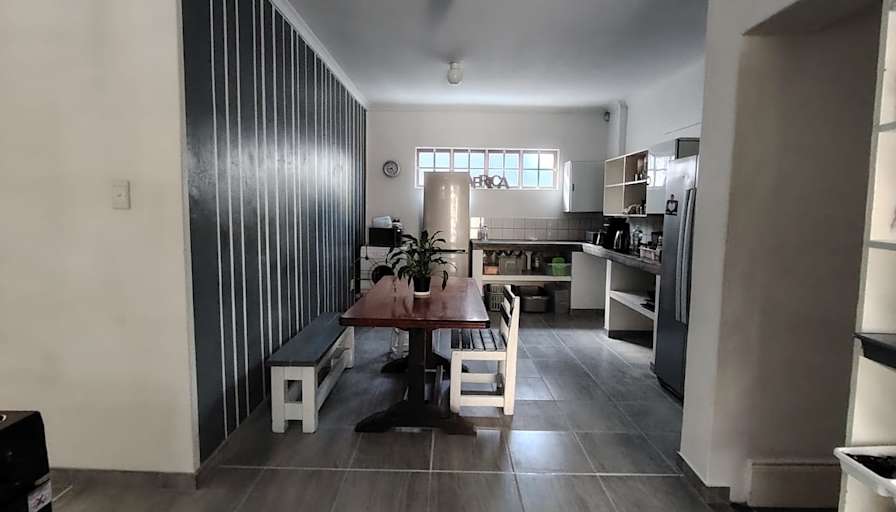 Caroline's room