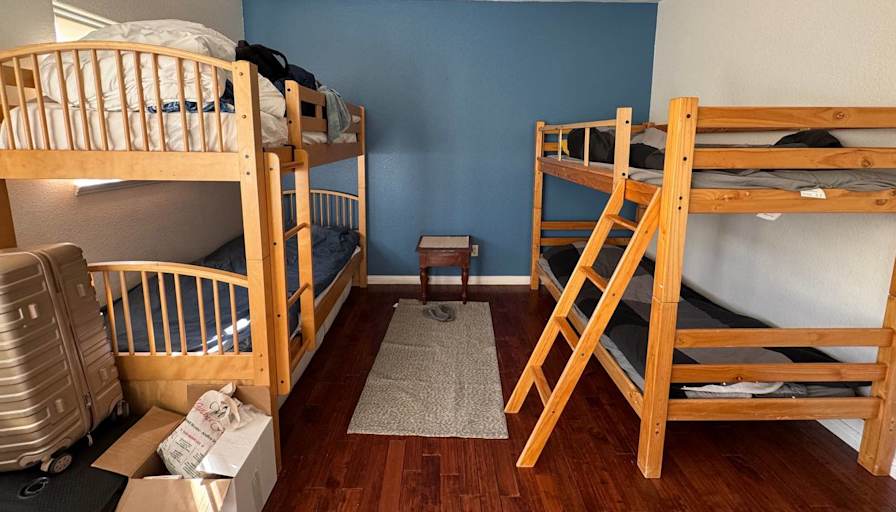 Julia Va's room