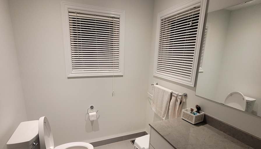 John Frantzis's room