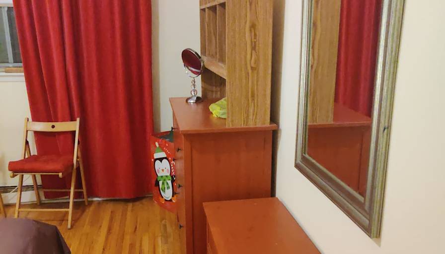 Dragos's room
