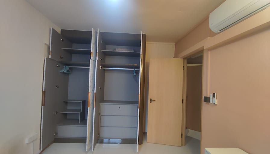 Idris's room