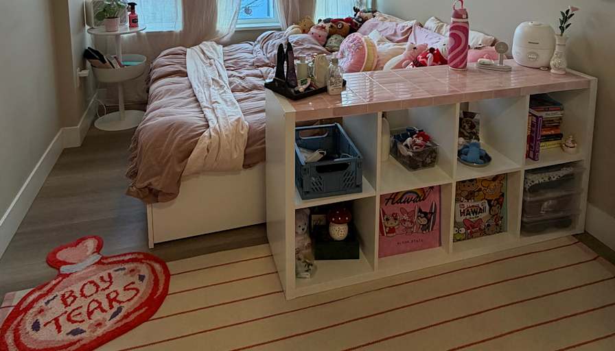 Cayley's room