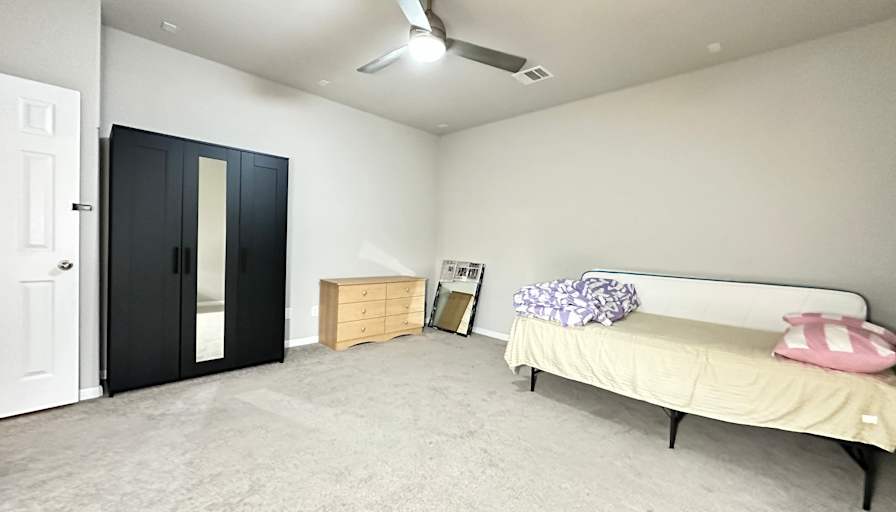 Anoop Gupta's room