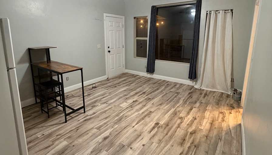 Lee's room