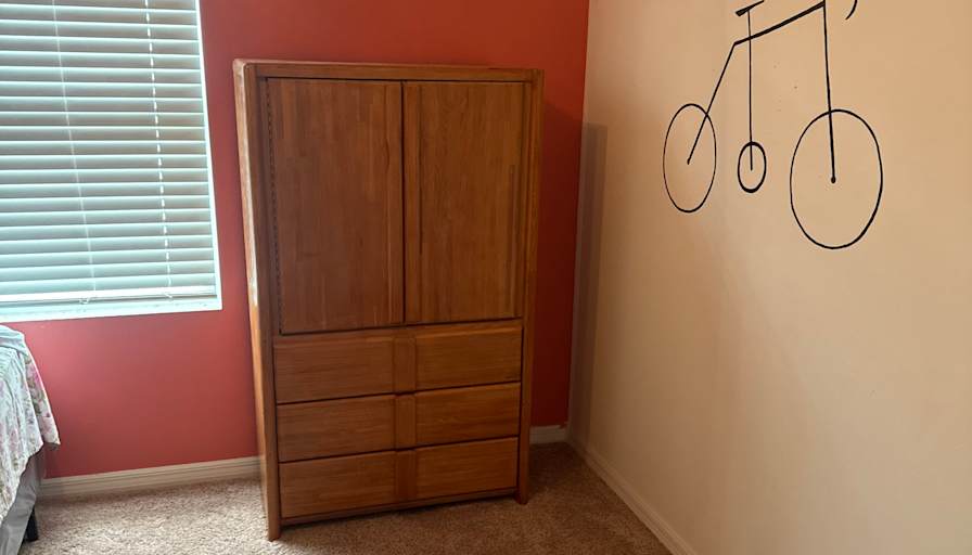 michael james's room