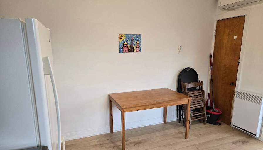 LEI XU's room
