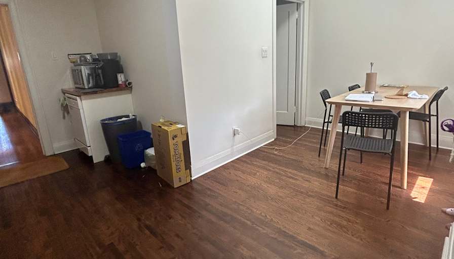 Lee's room
