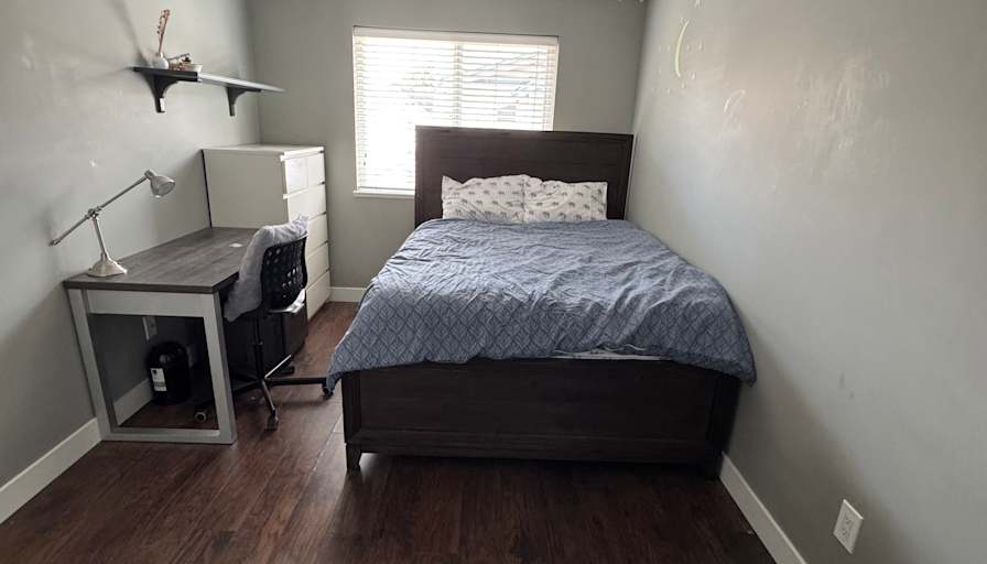 Jenapril Ramos's room