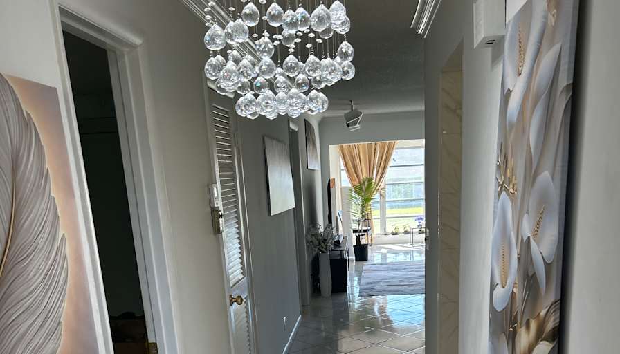 Avraham gour's room