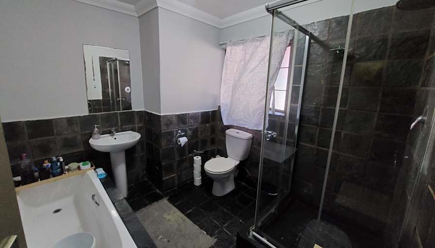 Nontobeko's room