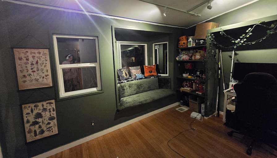 Hailey's room