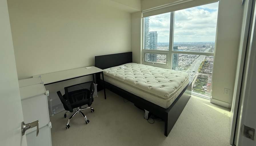 Evan Hu's room