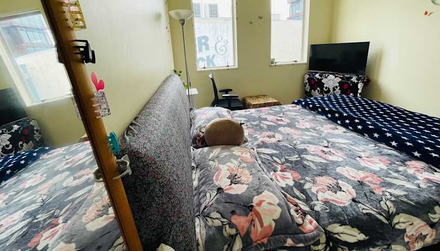 Sandy's room