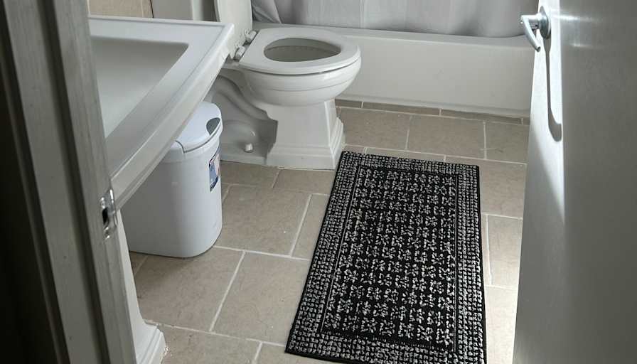 Colin T Owens's room