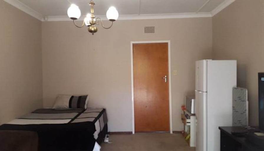 Tee's room