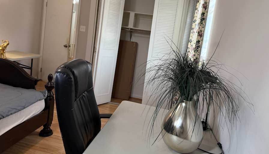 Ravi's room
