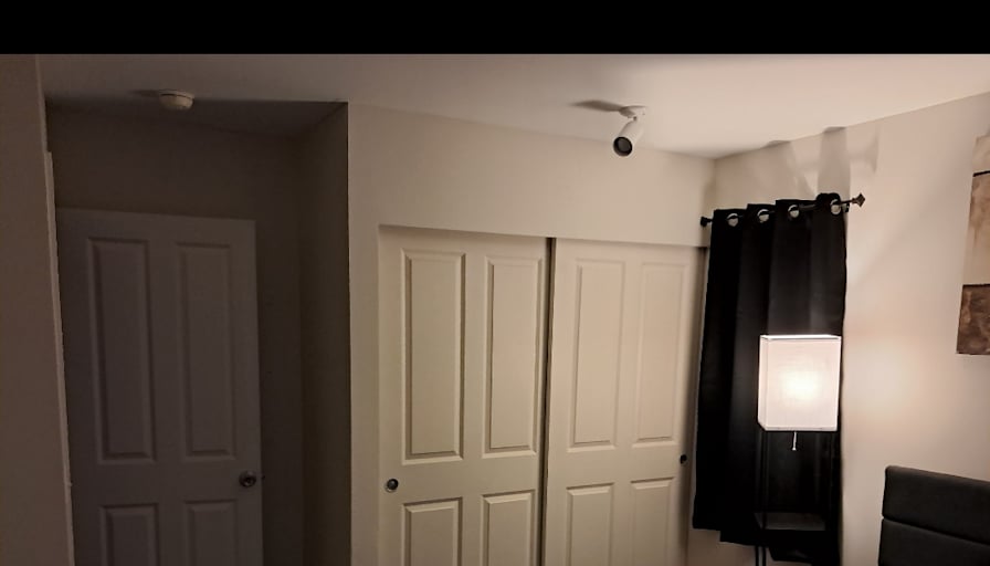 PEPE MANZANO's room