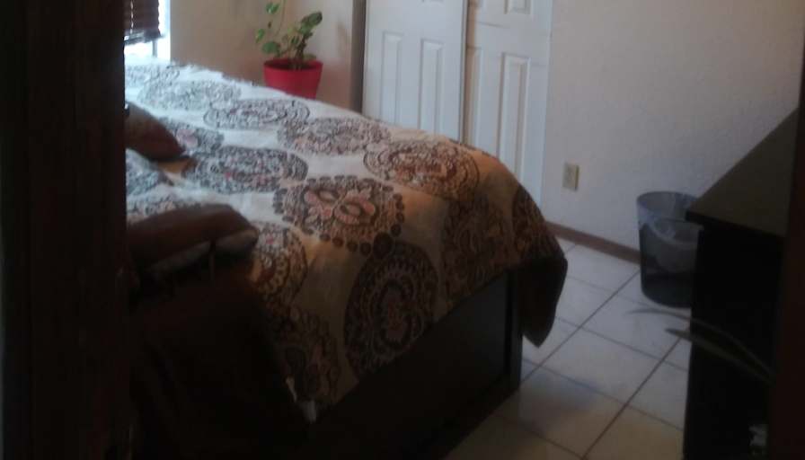 Andres's room