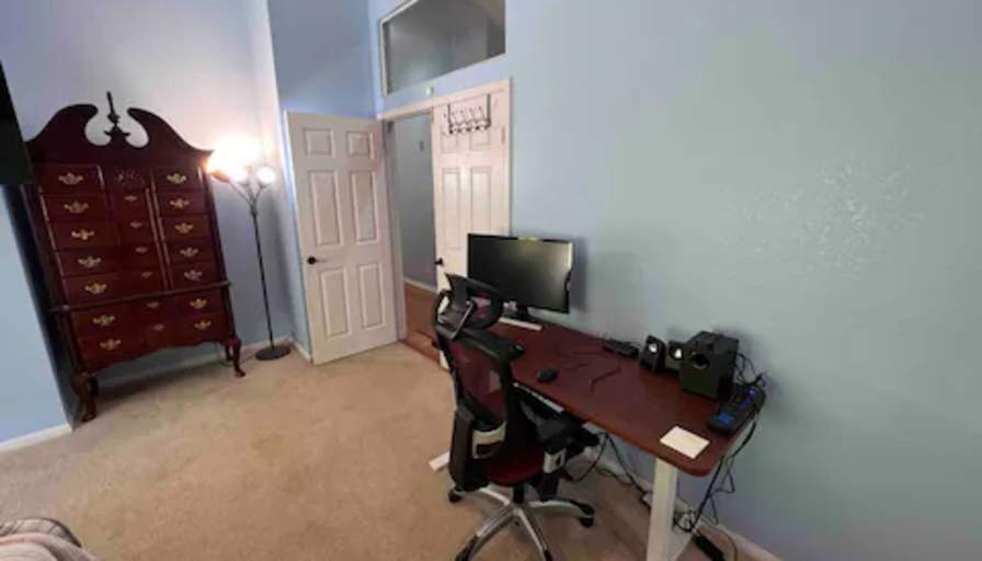 Hamid Tavakoli's room