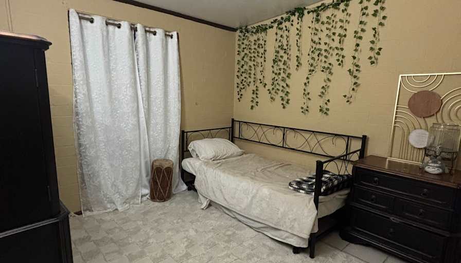 Juliana's room