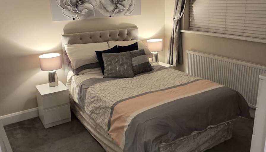 Dee's room