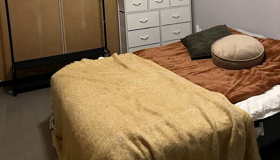 Emre's room