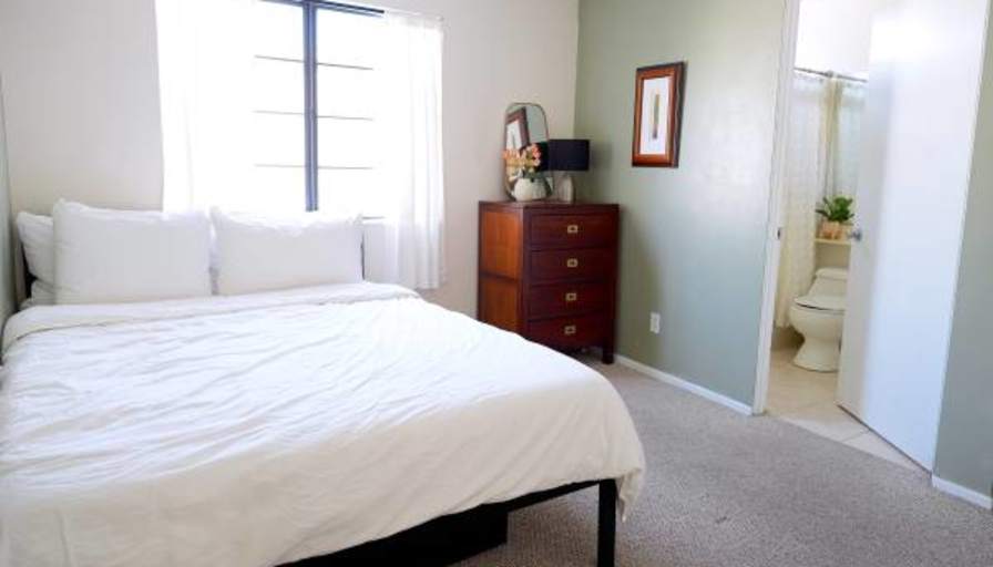 Furnished Private Room's room