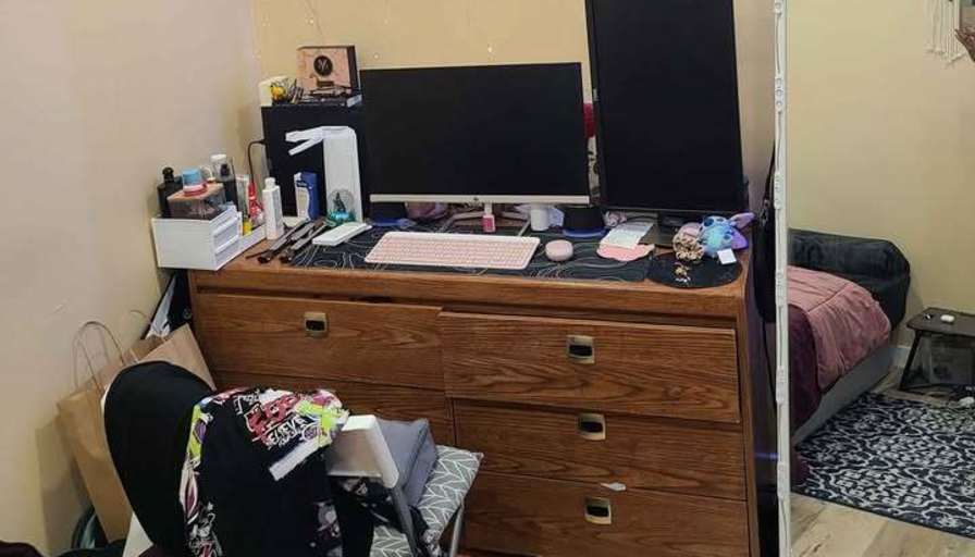 yogesh shekhawat's room