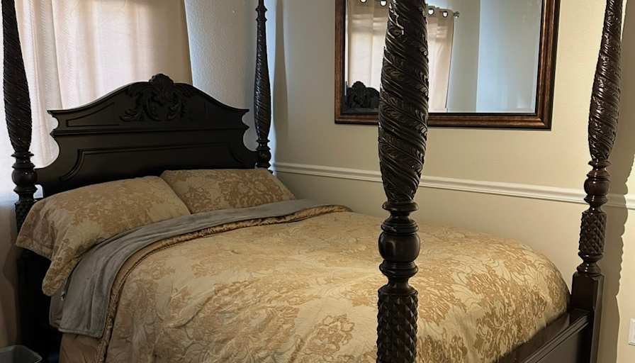 Nancy Reynolds's room