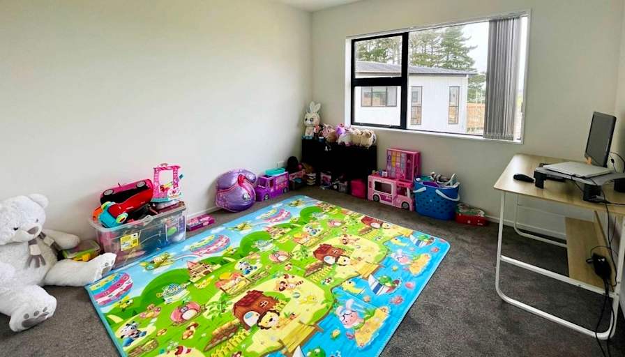 Courtney's room