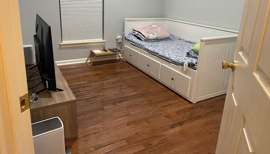 Huyen's room