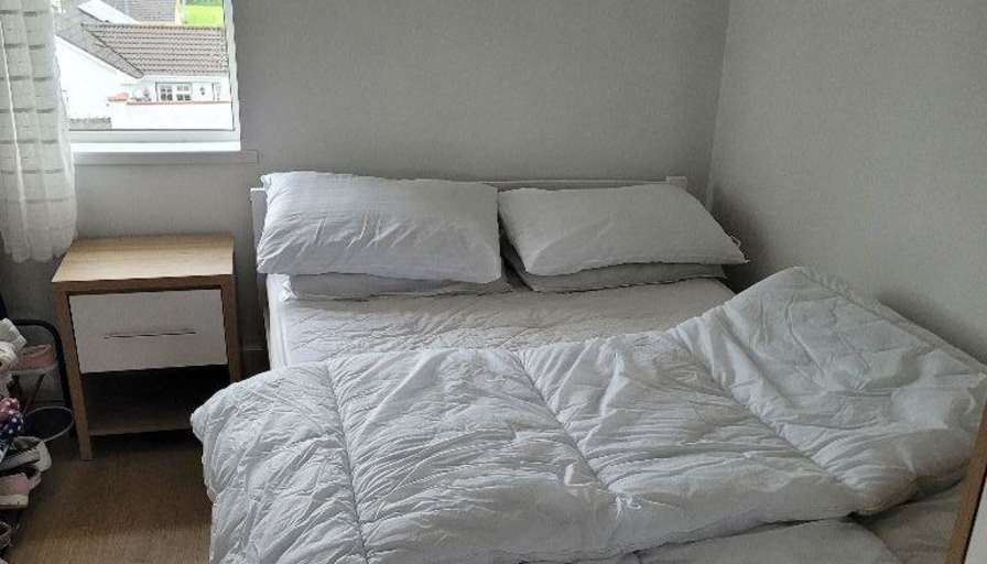 julie healy's room
