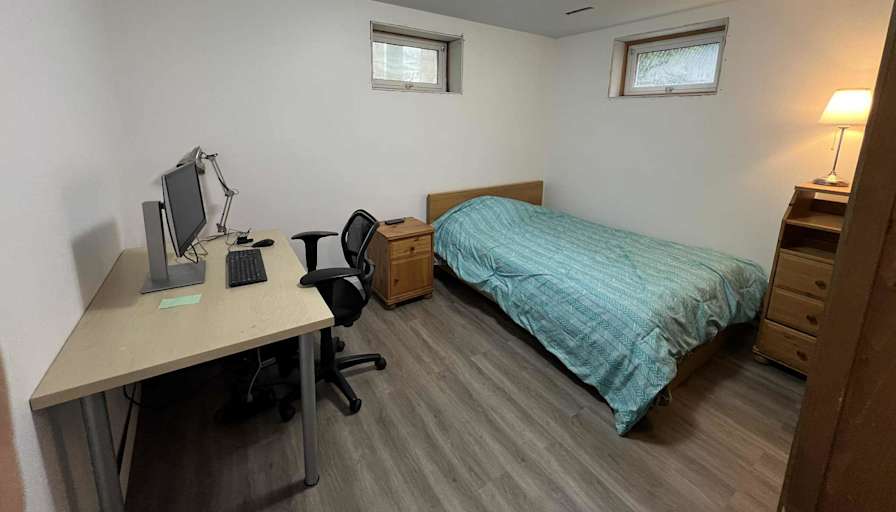 Adel's room